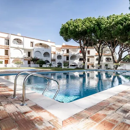 Cosy By The Pool