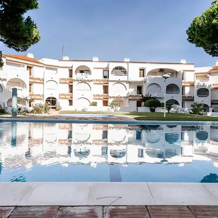 Cosy By The Pool * Quarteira