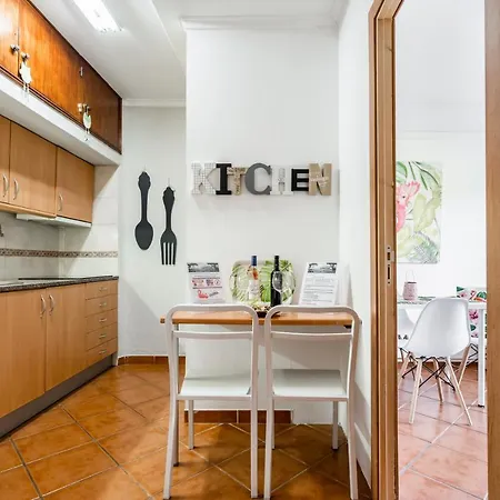 Cosy By The Pool Apartamento