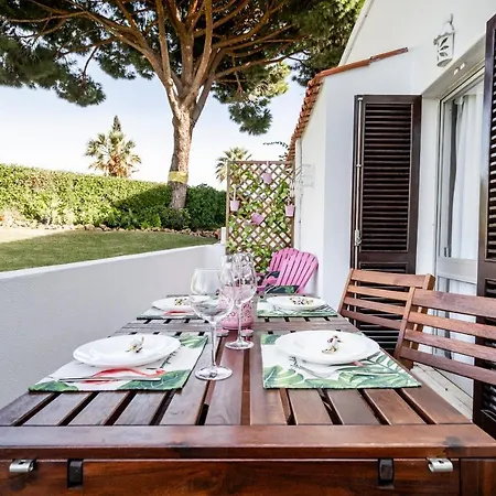 Lejlighed Cosy By The Pool Quarteira