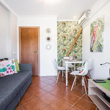 Cosy By The Pool * Quarteira