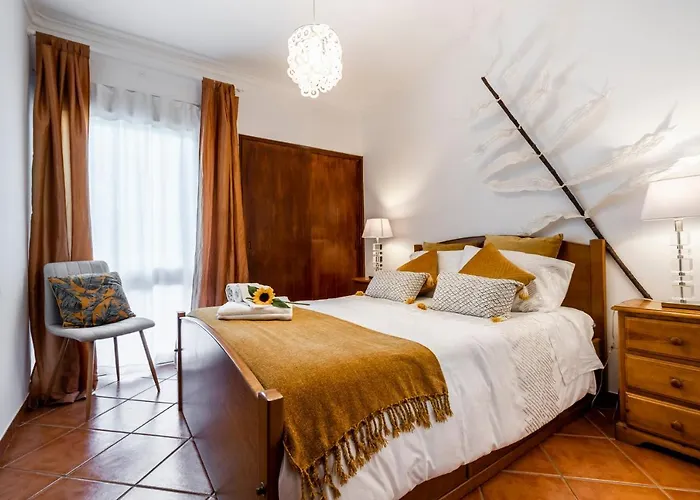 Cosy By The Pool Quarteira