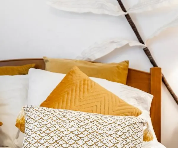 아파트 Cosy By The Pool *