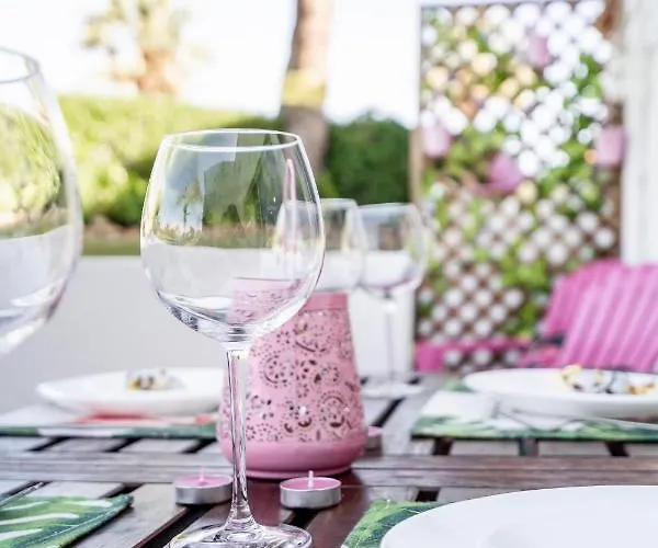 דירה Cosy By The Pool *