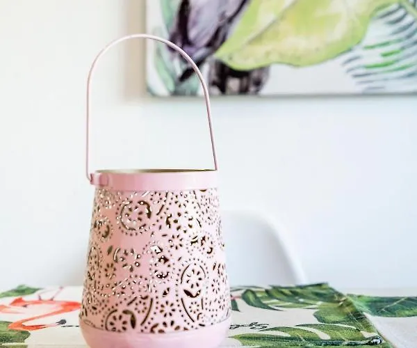 דירה Cosy By The Pool