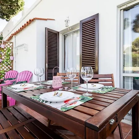 Cosy By The Pool *