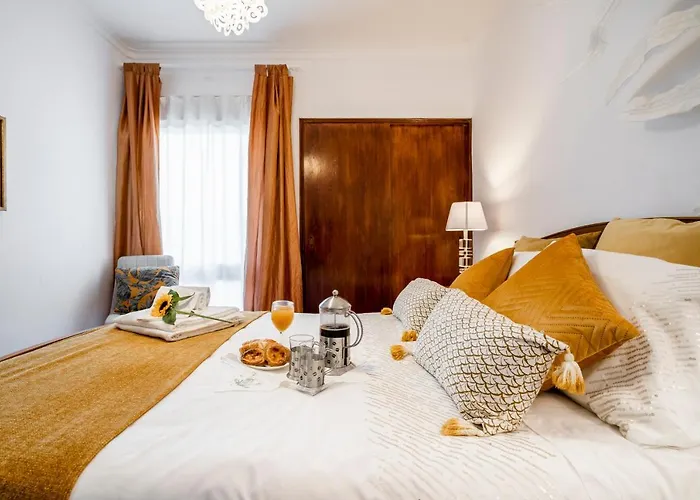 Cosy By The Pool * Quarteira