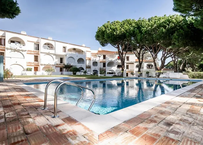 Cosy By The Pool