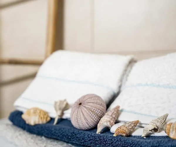 Cosy By The Pool Appartement *